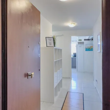 Terminal Crociere - Treni 8min - Hiper Wifi Apartment *